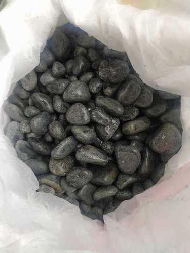 नवरंग ब्लैक स्टोन्स एंड पेबल्स साइज़: 4mm-86Mm