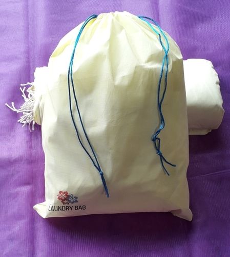 White Color Laundry Bags Capacity: 8 Kg/Hr