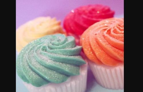 Handmade Cup Cake Shape Soap Ingredients: Herbal