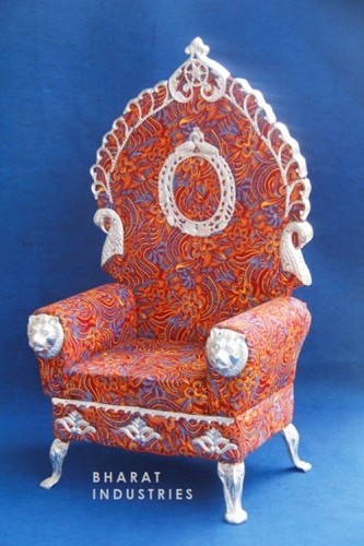 Durable Wooden Red Maharaja Sofa
