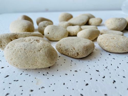 Pale Cream Silica Stones and Pebbles