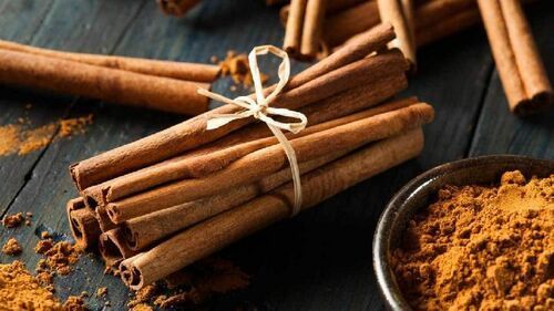 Brown Cinnamon Sticks for Cooking