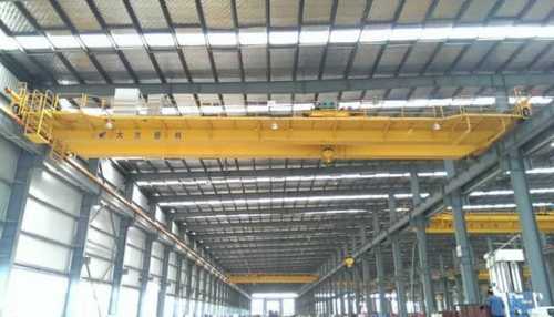 EOT Crane - Heavy-Duty Steel Construction, Advanced Lifting Capacity and Versatile Applications