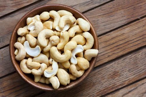 Healthy and Natural Cashew-nuts