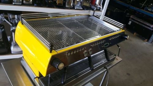 स्टेनलेस स्टील 3 ग्रुप प्री-ओव्ड ला मार्ज़ोको 80 कमर्शियल कॉफ़ी मशीन