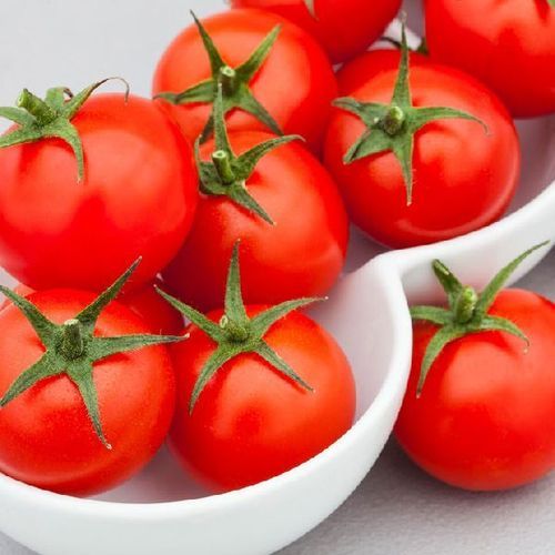 Round Healthy And Natural Fresh Organic Tomato