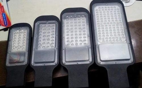 Cool White Led Street Light With Lense Housing