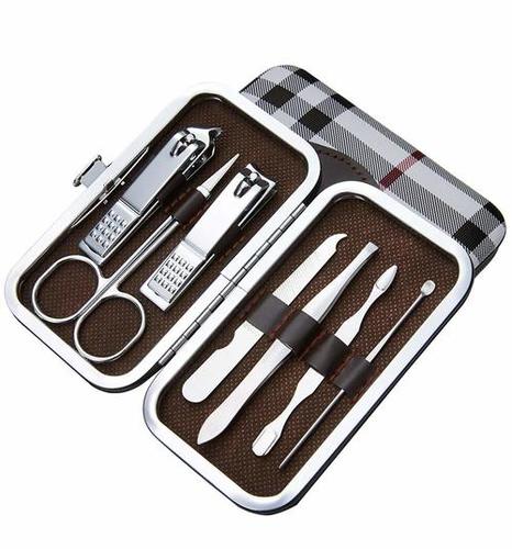 Doberyl Manicure Set 7 in 1 with Travel Case