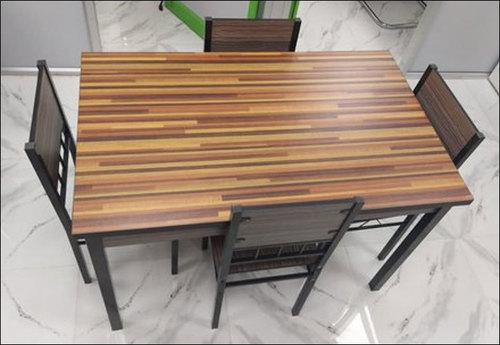 ब्राउन पीवीसी वाटर प्रूफ वुडन डाइनिंग टेबल