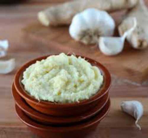 White Fresh Garlic Paste