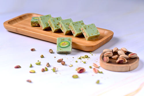 Piece Pista Flavor Crunch Chocolate