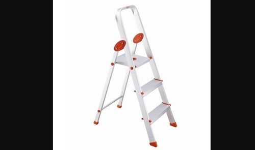 Aluminium Three Step Folding Ladder Size: As Per Order Or Availability