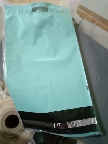 Green Plastic Pouches For Packaging Uses