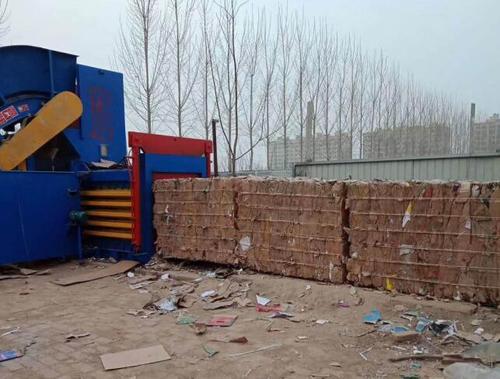 Hfbaler Closed Type Horizontal Waste Paper Bale Press Machine Dimension(L*W*H): 1100(W)*1250(H)*Adjustable Length Millimeter (Mm)