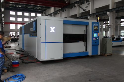 ZXL-FC 1000W 2000W 3000W CNC Fiber Laser Cutting Machine