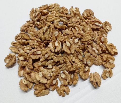 Walnut Kernel With 80% Halves