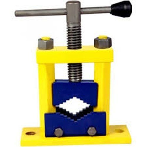 Accurate Cast Iron Pipe Vice (Yellow, 1/2"-2" , 50 Mm)