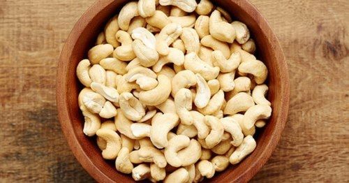 W320 White Whole Dried Cashew Nuts