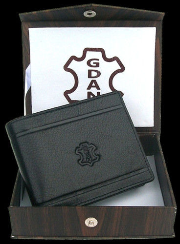 Impeccable Finish Mens Leather Wallet