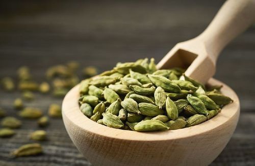 Healthy And Natural Green Cardamom Grade: Food Grade