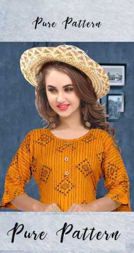 Various Colors Are Available Women Rayon Print Kurti