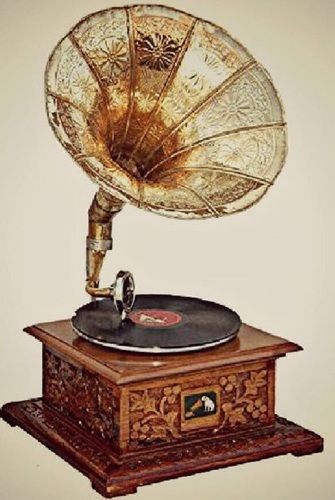 Various Colors Are Available Antique Square Wooden Base Gramophone