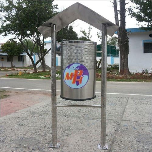 Outdoor Stainless Steel Pole Hanging Dustbin Application: Public Places