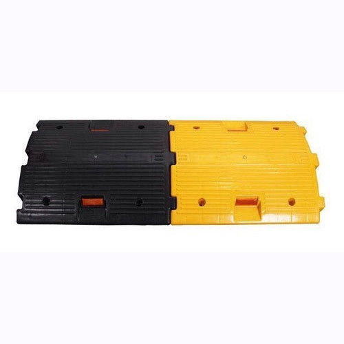 Crack Proof Yellow And Black Rubber Speed Bumps