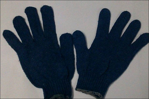 Full Fingered Knitted Gloves