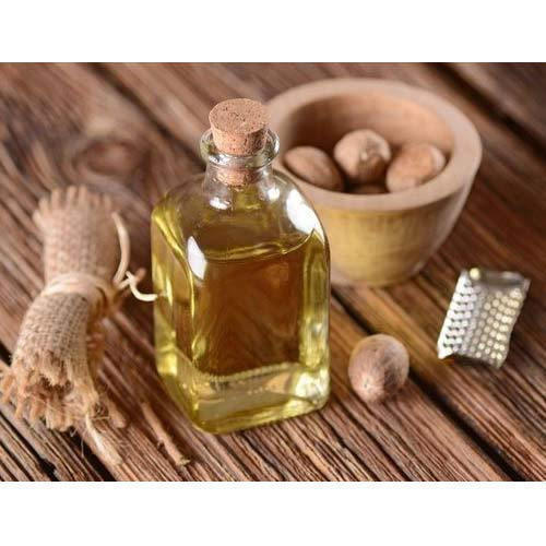 Nutmeg Oil for Natural Food Flavor