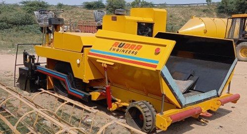 Yellow Semi Automatic Asphalt Paver Machine