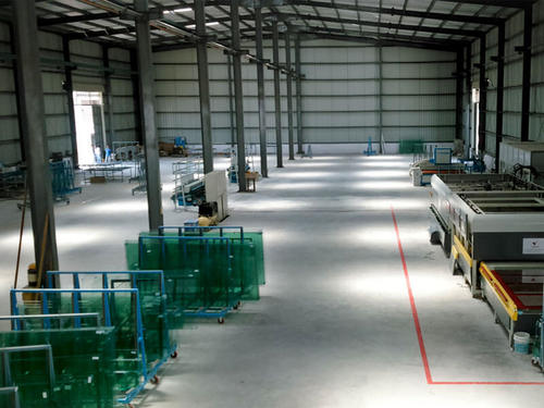 पारदर्शी हरा कड़ा हुआ ग्लास