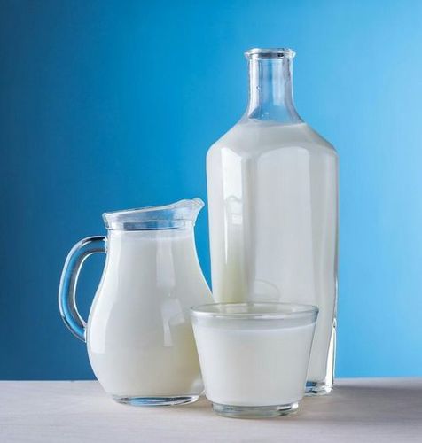 Pure White Cow Milk Age Group: Adults