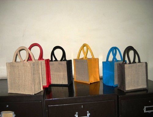 Easy To Carry Jute Gift Bag