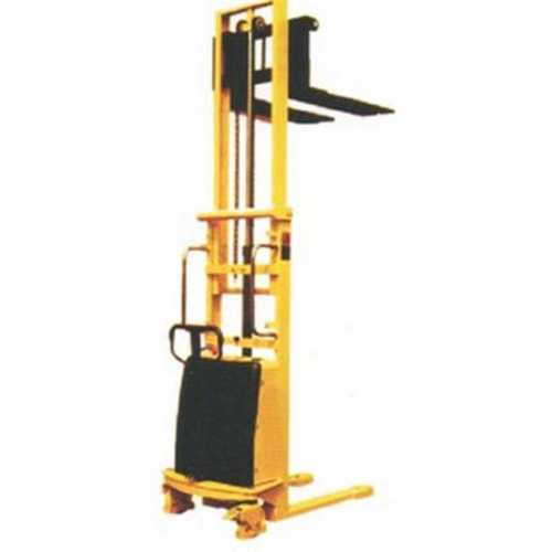 Semi Electric Stacker - 740mm Fork Width, 1150mm Fork Length, 3000mm Lifting Height | Strong, Durable Build, 1.5 Ton Capacity