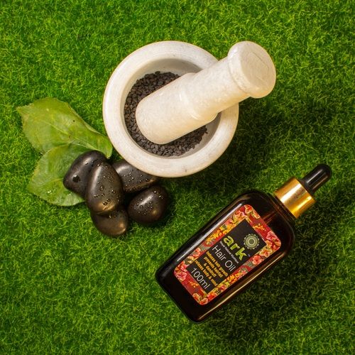 100Ml आयुर्वेदिक हेयर ऑयल पुरुषों के लिए सुझाया गया है 