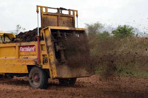 Yellow Color Muck Spreader