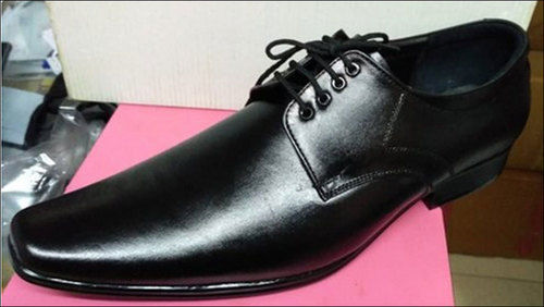 Black Plain Lace Up Men Shoes