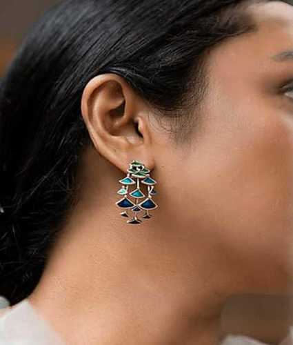 Ladies Designer Silver Earring  Gender: Women