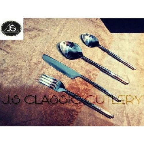 Silver 4 Pcs Ss Flatware Set