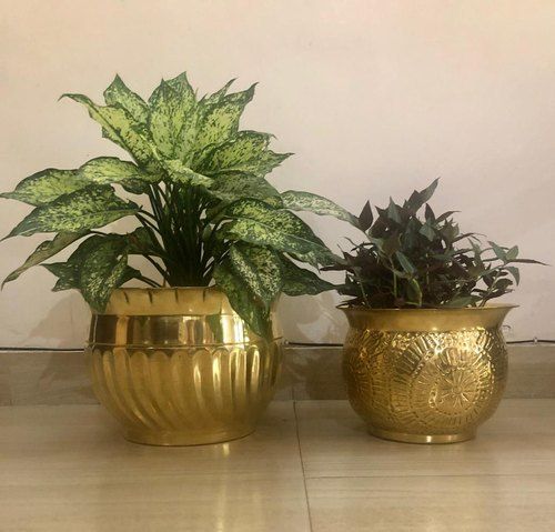 Black Scratch Resistance Brass Planters