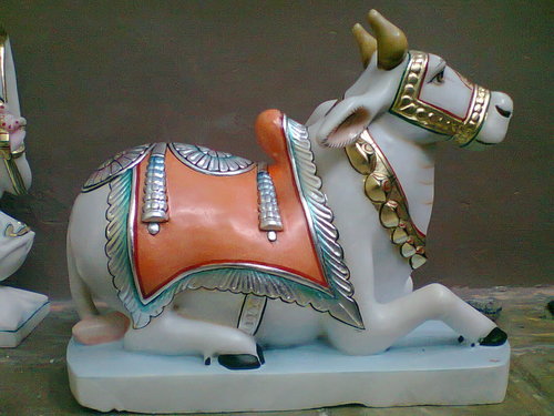 Professional Light Weight Colorful Nandi Statue