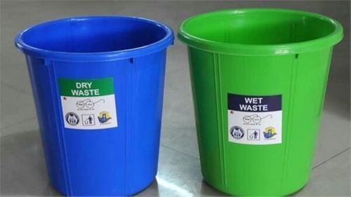  हरा और नीला प्लास्टिक कचरा बिन 
