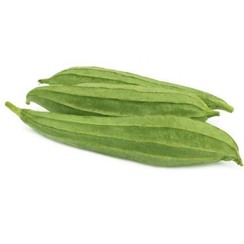 Healthy and Natural Green Fresh Ridge Gourd - 56 Calories, 0.3g Fat, 21mg Sodium, 453mg Potassium, 14g Carbs , Non Harmful, Very Good Quality, Suitable for Cooking