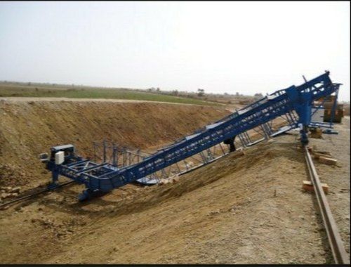 Fully Automatic Concrete Canal Paver