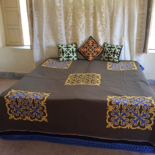 Multiple Hand Applique Bed Cover