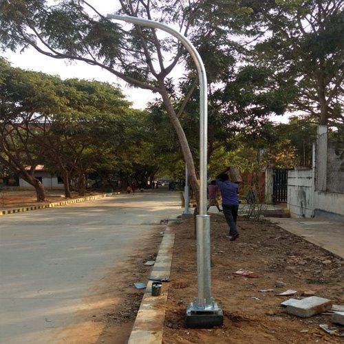 Swan Neck Tubular Street Light Pole