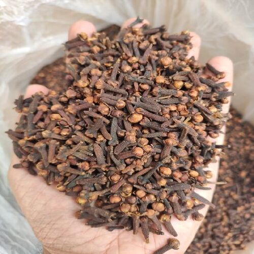 Brown Healthy And Natural Dried Clove Pods