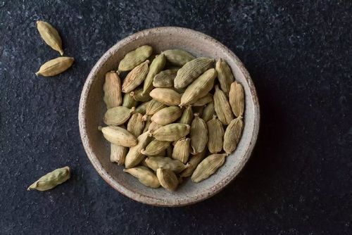 Healthy and Natural Green Cardamom Pods