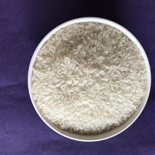  सफेद रंग का मसूरी चावल